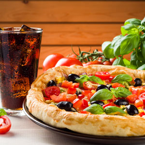 1 Menu SOLO = 1 pizza solo au choix + 1 dessert au choix + 1 boisson 33 cl au choix 10,90€​